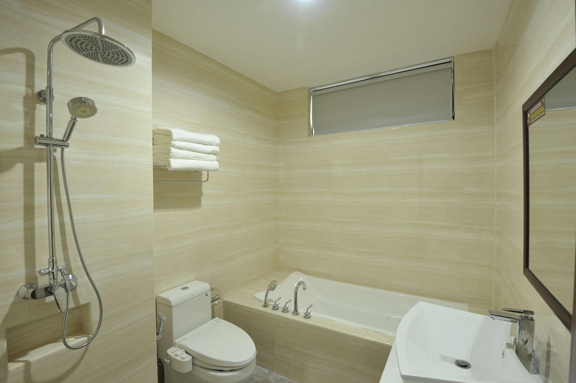 Hallmark Regency Hotel - Johor Bahru Exterior foto