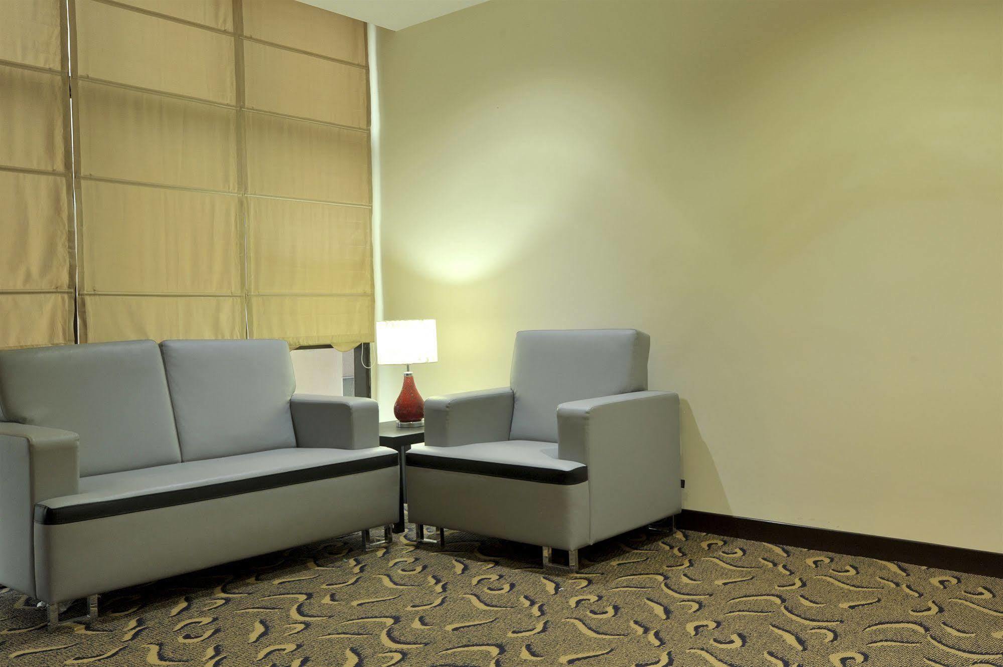 Hallmark Regency Hotel - Johor Bahru Exterior foto