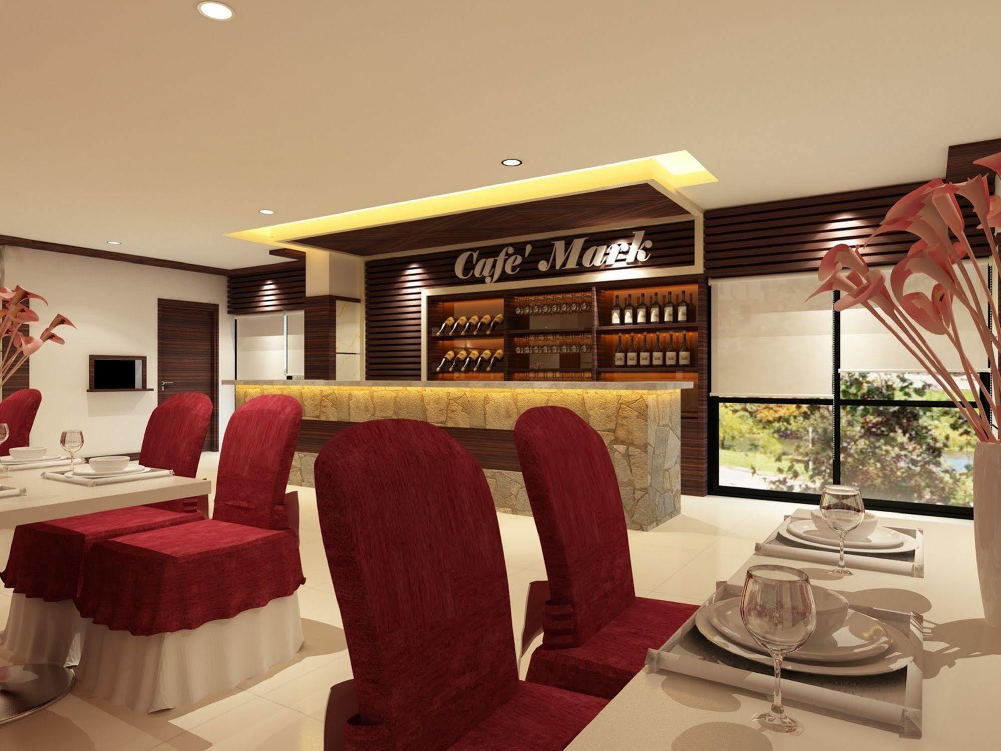 Hallmark Regency Hotel - Johor Bahru Exterior foto