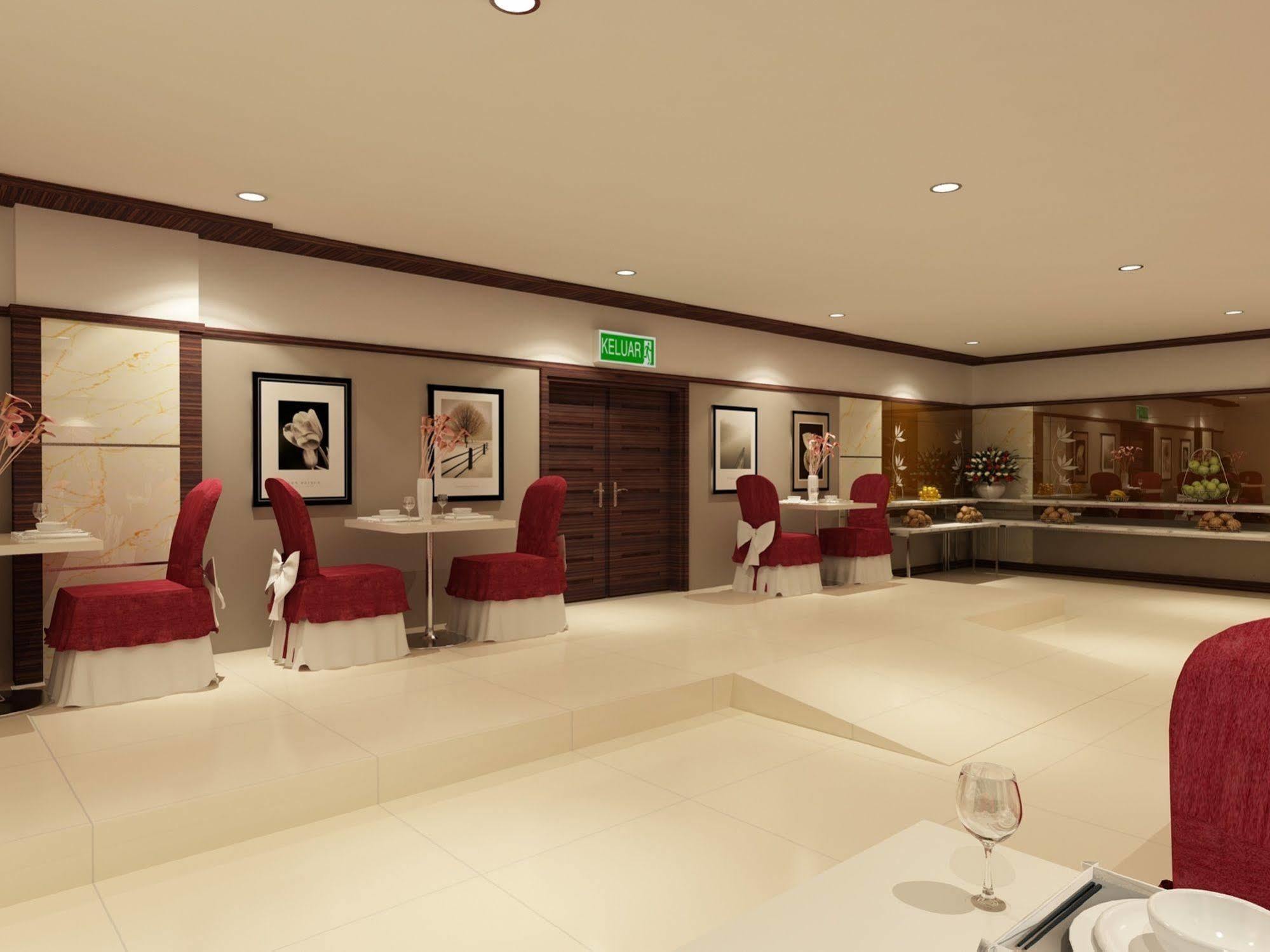 Hallmark Regency Hotel - Johor Bahru Exterior foto