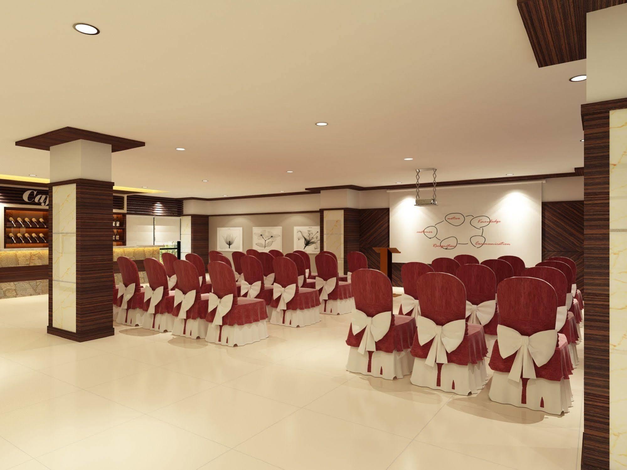 Hallmark Regency Hotel - Johor Bahru Exterior foto
